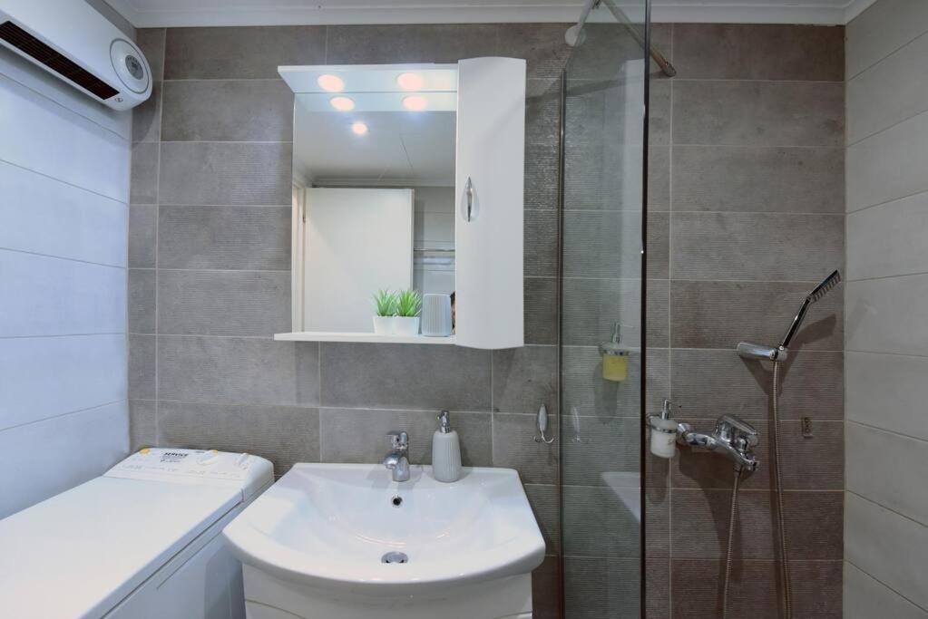 The Muse, Colorful Cozy Flat On Mitropoleos Downtown Apartment Thessaloniki Exterior photo